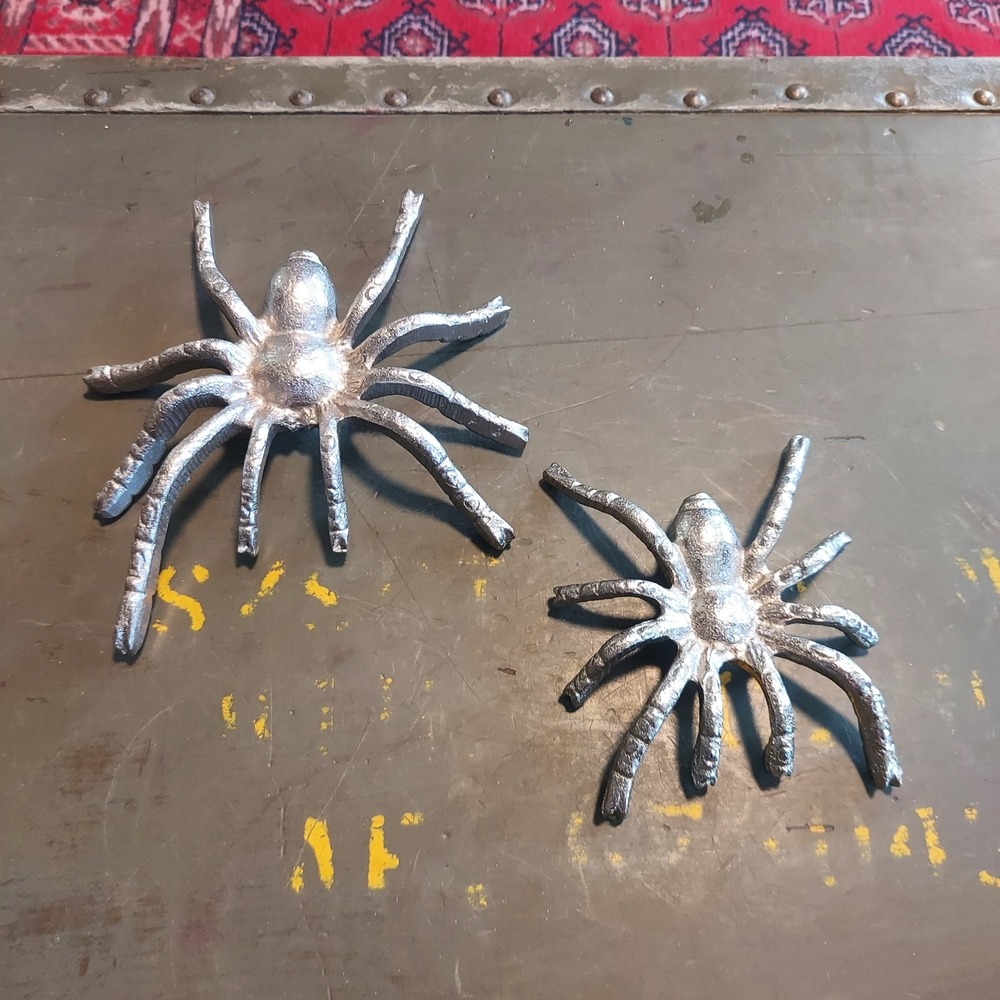 Silver Cast Metal Spider Wall Decor Set of 2 Goth Halloween Spooky 6x6 4x4